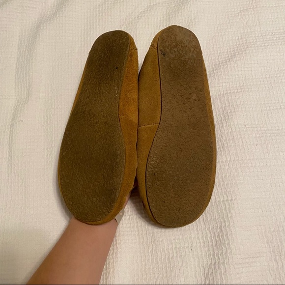 Minnetonka Slippers - Picture 2 of 3